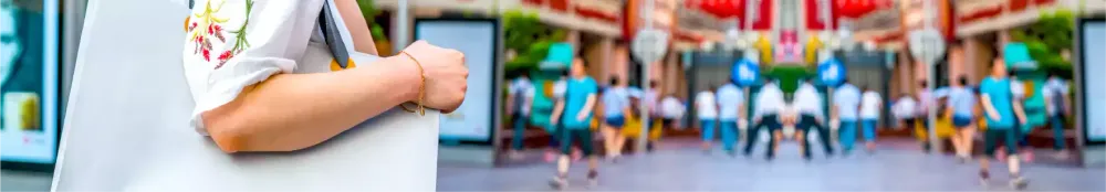 Blog: Brick-and-Mortar vs E-Commerce: How Physical Stores Compete and Win